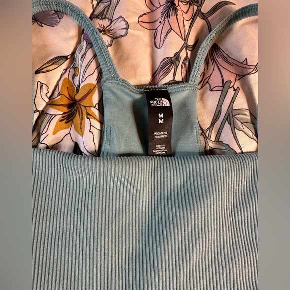 NWTs size medium The North Face workout tank - Picture 7 of 7